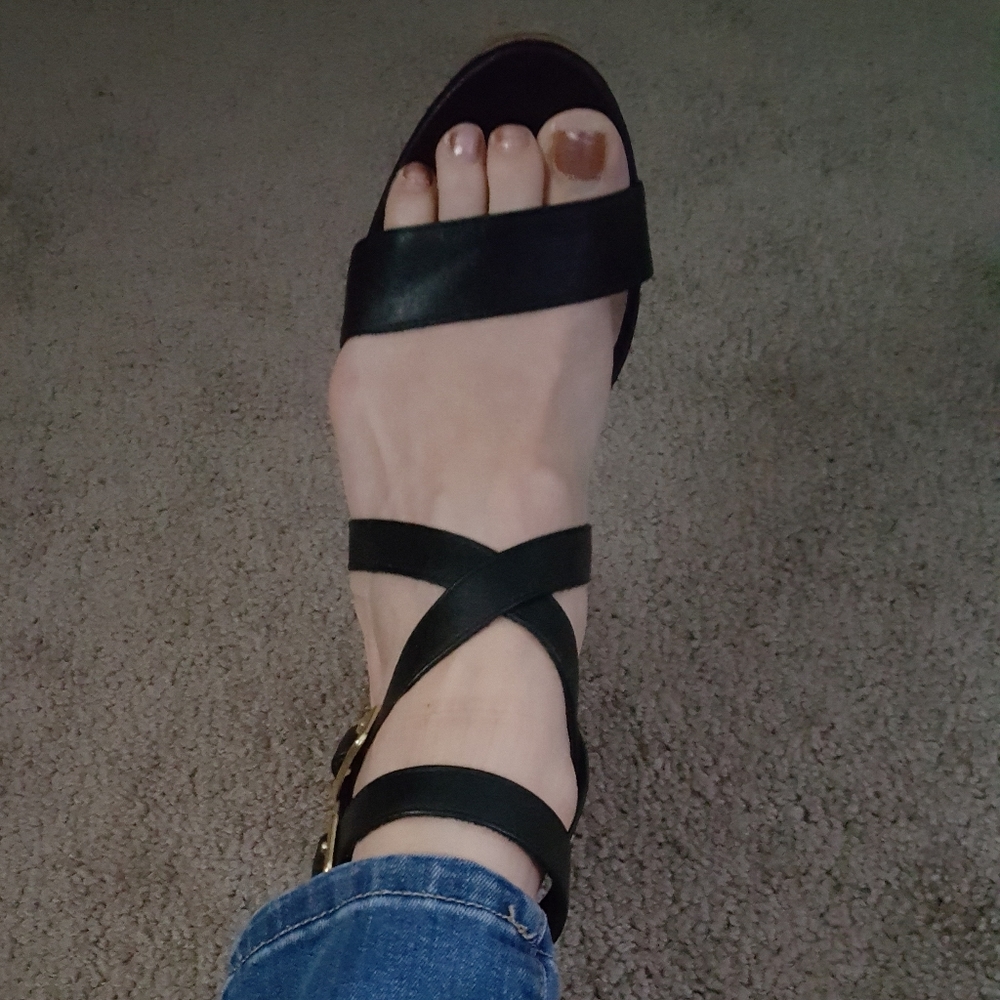 Brash double buckle heels. - Picture 6 of 15